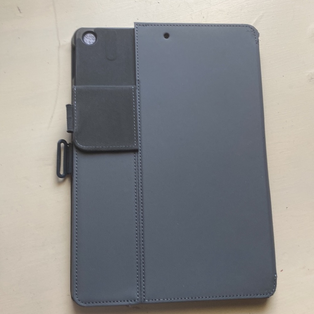 iPad case - Picture 3 of 4